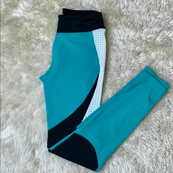 Charli Cohen Laser Leggings - Picture 3 of 11